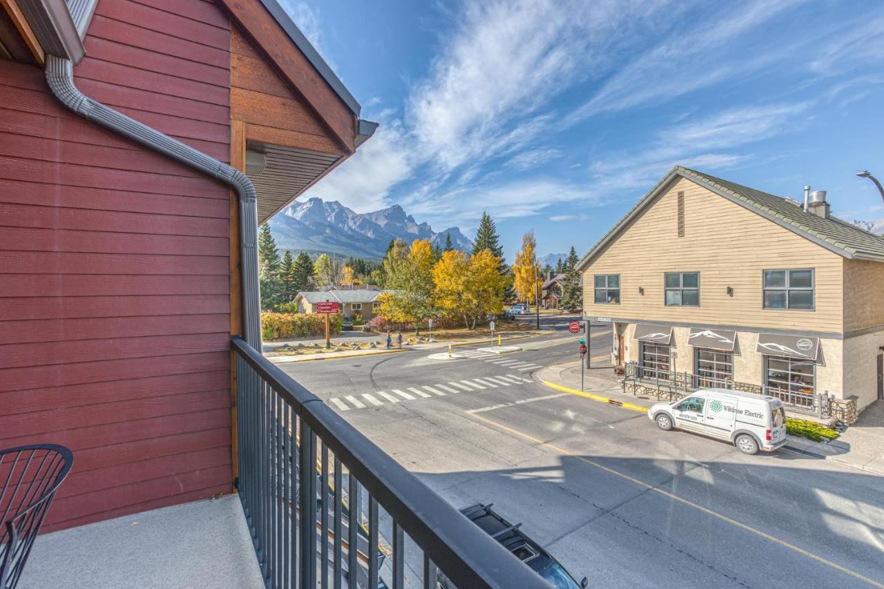 Rundle Rise - Spacious Steps From Main Street Canmore