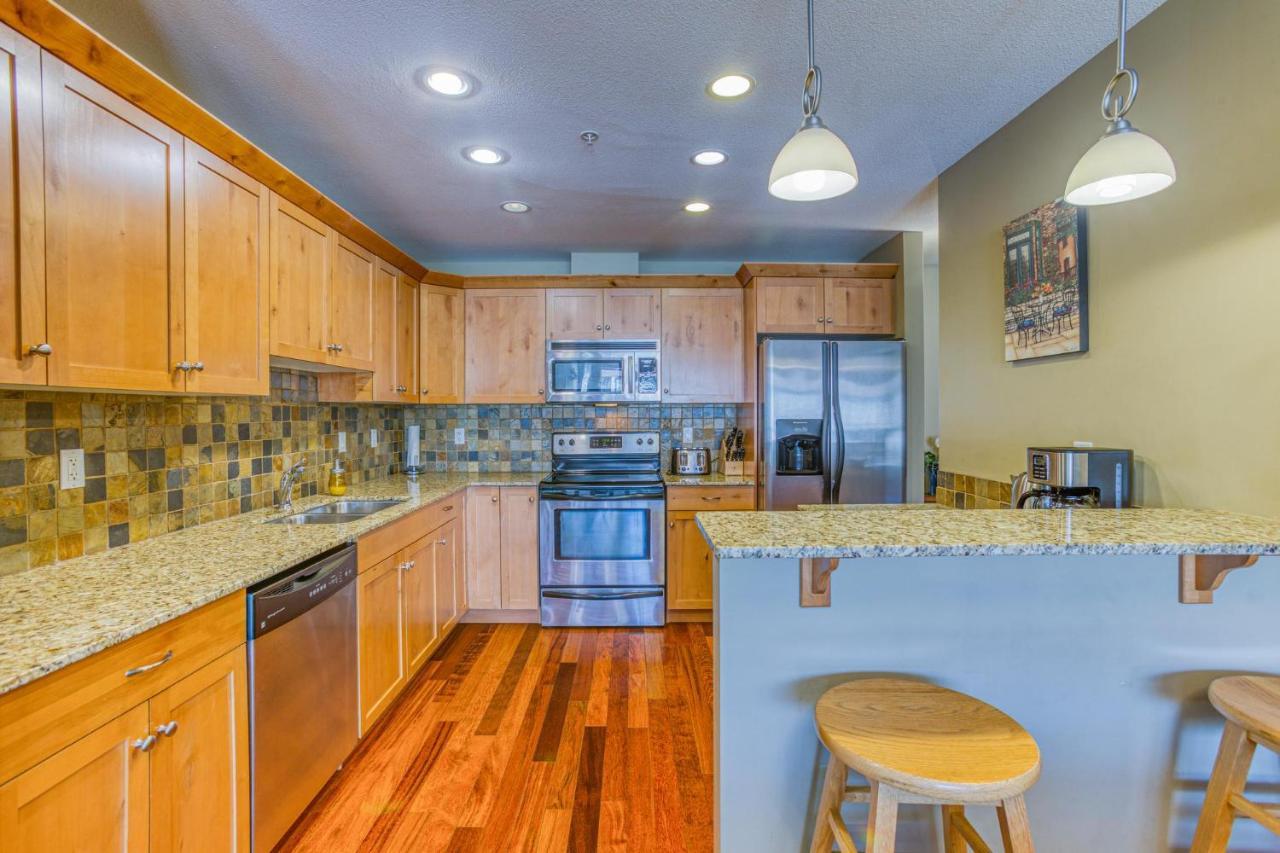 Rundle Rise - Spacious Steps From Main Street * Canmore